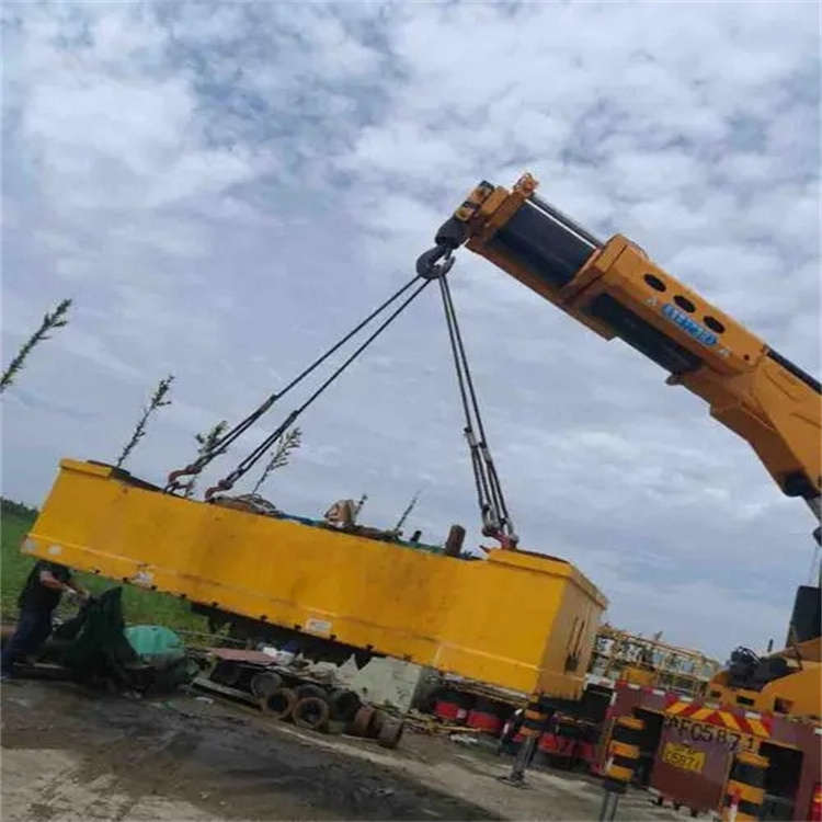 城中吊车吊集装箱需要多少钱