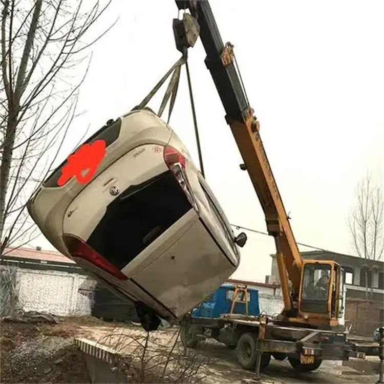 城中吊车救援小汽车怎么吊